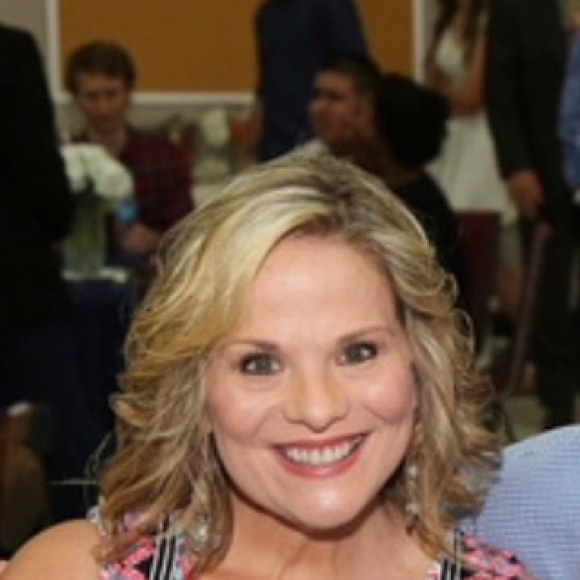 Meet your Posher, Karla - Picture 3 of 3